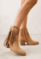 Botki damskie - Brązowe Ażurowe Botki Typu Kowbojki na Stożku Ozdobione Frędzlami Pentora - miniaturka - grafika 1