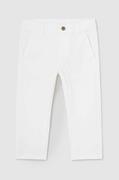 Spodnie i spodenki dla chłopców - Mayoral spodnie niemowlęce kolor biały gładkie - miniaturka - grafika 1