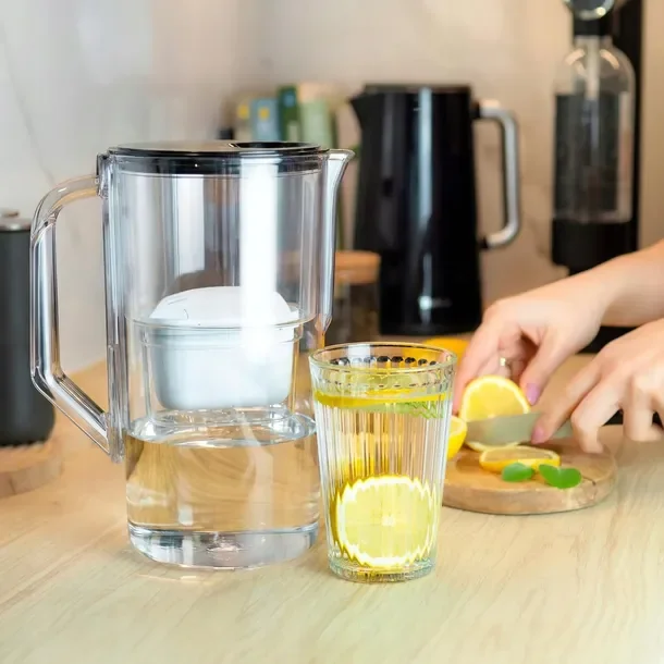 Dzbanek filtrujący plastikowy AquaFloow J-MAXI 2,5l czarny + 5x filtr