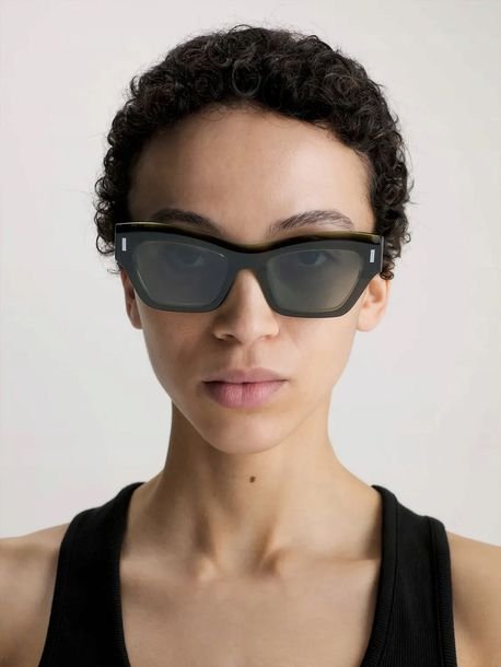Calvin Klein okulary przeciwsłoneczne - damskie typu Butterfly CK23503S