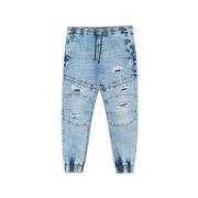 Spodnie męskie - Cropp - Jeansowe joggery z przetarciami - Niebieski - miniaturka - grafika 1