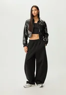 Kurtki damskie - Stradivarius Krótka kurtka ze sztucznej skóry z guzikami Czarny XL - miniaturka - grafika 1
