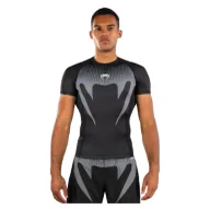 Kimona, stroje i obuwie - Venum Rashguard Krótki Rękaw Short Sleeve No Gi Black/Grey - miniaturka - grafika 1