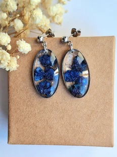 Kolczyki z żywicy z suszonymi kwiatami gipsówki - Kolczyki - miniaturka - grafika 1