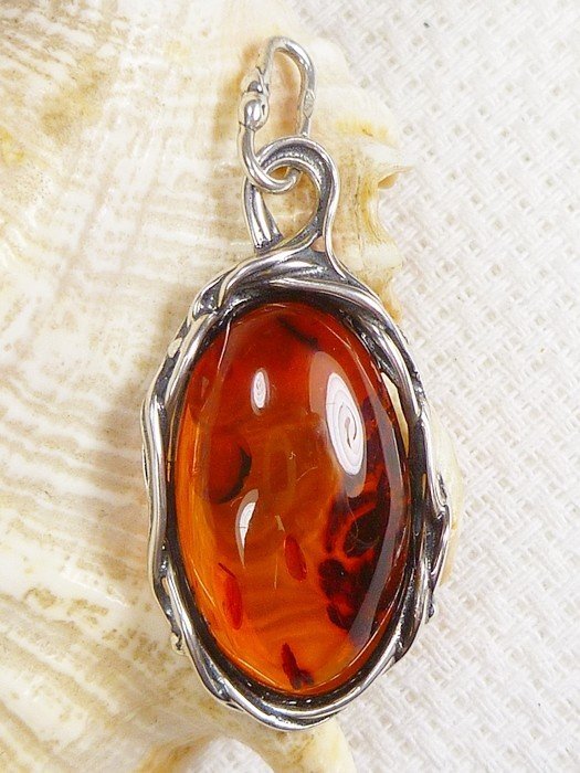 Wisiorek srebrny z bursztynem 615-61