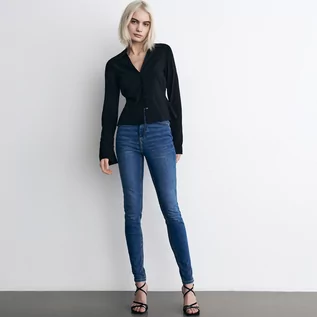 Spodnie damskie - Reserved Jeansy slim z wysokim stanem - Niebieski - grafika 1