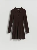 Sukienki - Reserved - Dzianinowa sukienka mini - ciemnobrązowy - miniaturka - grafika 1