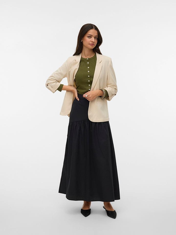 Vero Moda Blezer w kolorze kremowym