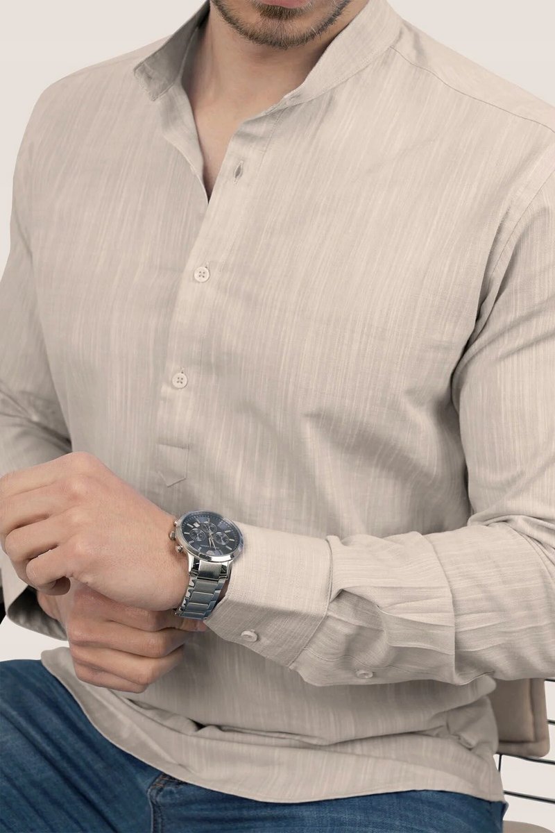 MĘSKA KOSZULA CASUAL Z DŁUGIM RĘKAWEM BEŻOWA ZE STÓJKĄ S 5GA*