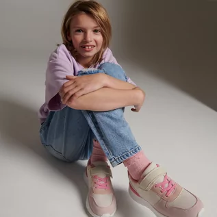 Buty dla dziewczynek - Reserved Kolorowe sneakersy - Różowy - grafika 1