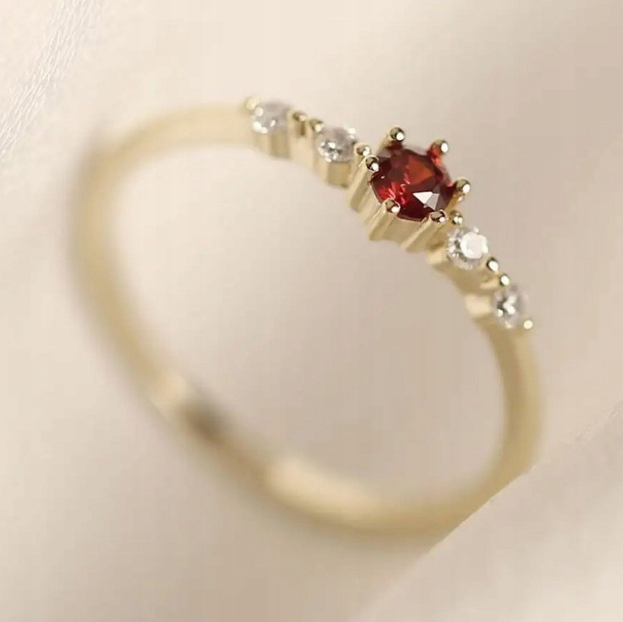 Złoty Pierścionek z Rubinem Brylant Cyrkonie Stal Szlachetna na Prezent