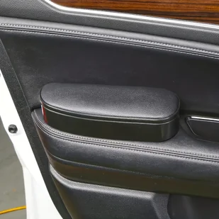 TEMU 1 szt. Uniwersalny pokrowiec ze skóry ekologicznej na podłokietnik samochodowy ze schowkiem, regulowaną wysokością, bezinwazyjnym montażem, - Inne - miniaturka - grafika 1