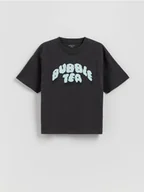 Koszulki dla chłopców - Reserved - Bawełniany t-shirt z nadrukiem - ciemnoszary - miniaturka - grafika 1