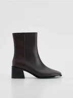 Botki damskie - Reserved - Skórzane botki na obcasie - mahoniowy - miniaturka - grafika 1