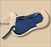 Akcesoria jeździeckie - Mattes Podkładka pod siodło z owczego futra Standard Plus - miniaturka - grafika 1