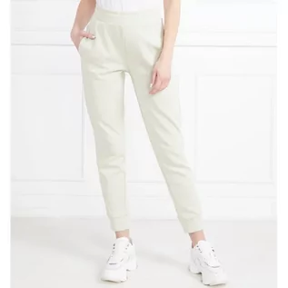 Dresy damskie - Calvin Klein Spodnie dresowe | Regular Fit - grafika 1