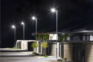 LAMPA SOLARNA ULICZNA LED 240W CZUJNIK RUCHU PILOT VOLT POLSKA - Lampy ogrodowe - miniaturka - grafika 11