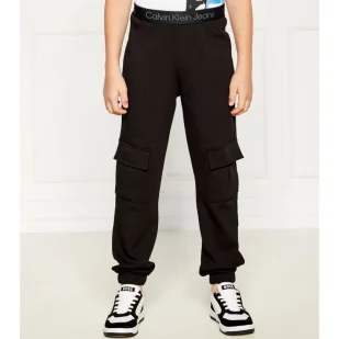 CALVIN KLEIN JEANS Spodnie dresowe | Regular Fit - Spodnie i spodenki dla chłopców - miniaturka - grafika 1