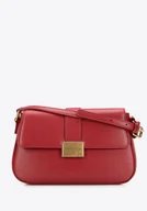 Torebki damskie - Mała listonoszka ze skóry naturalnej z ozdobnym zapięciem czerwona - miniaturka - grafika 1