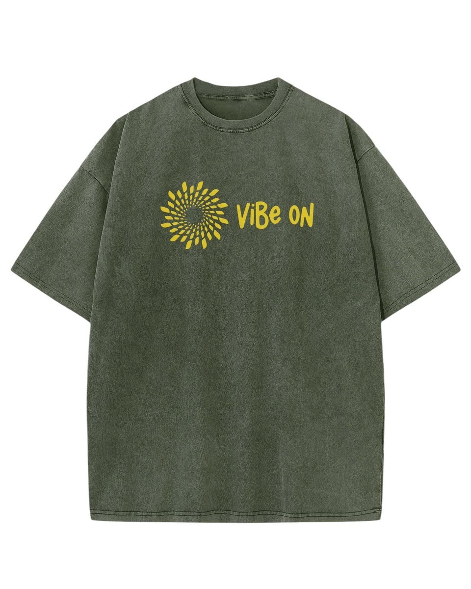 Koszulka oversize efekt sprania Nadruk Zamszowy Vibe ON Khaki M
