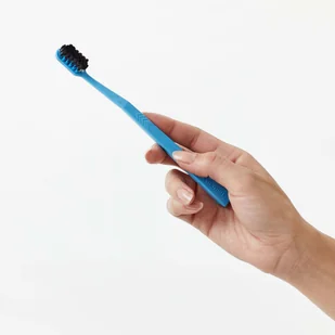 ALPINE WHITE Whitening & Care Toothbrush - Szczoteczki do zębów - miniaturka - grafika 6
