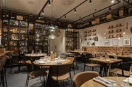 Czasopisma - Kolacja dla dwojga w restauracji Kuchnia i Wino w Poznaniu - miniaturka - grafika 1