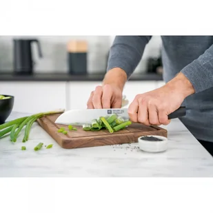 Nóż Santoku 18 Cm Czarny Now S Zwilling - Noże kuchenne - miniaturka - grafika 3