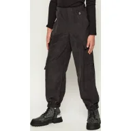 Spodnie sportowe damskie - Guess Spodnie cargo Oversize fit - miniaturka - grafika 1