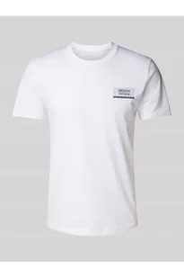 T-shirt o kroju regular fit z dużym napisem z logo - Tom Tailor Denim - Koszulki męskie - miniaturka - grafika 1