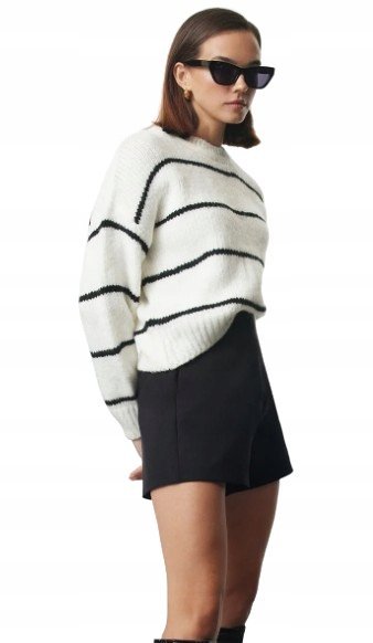 TRENDYOL SWETER DAMSKI BIAŁY W CZARNE PASKI Z DŁUGIM RĘKAWEM 36 5_A