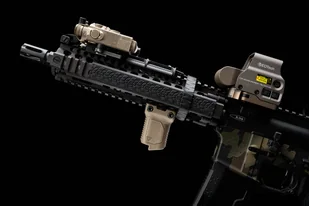 Strike Industries - Chwyt Picatinny Angled Vertical Grip - Short - Czarny - SI-AR-CMAG-RAIL-S-BK - Osprzęt do wiatrówek - miniaturka - grafika 7