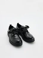 Buty dla dziewczynek - Reserved - Wiązane loafersy - czarny - miniaturka - grafika 1