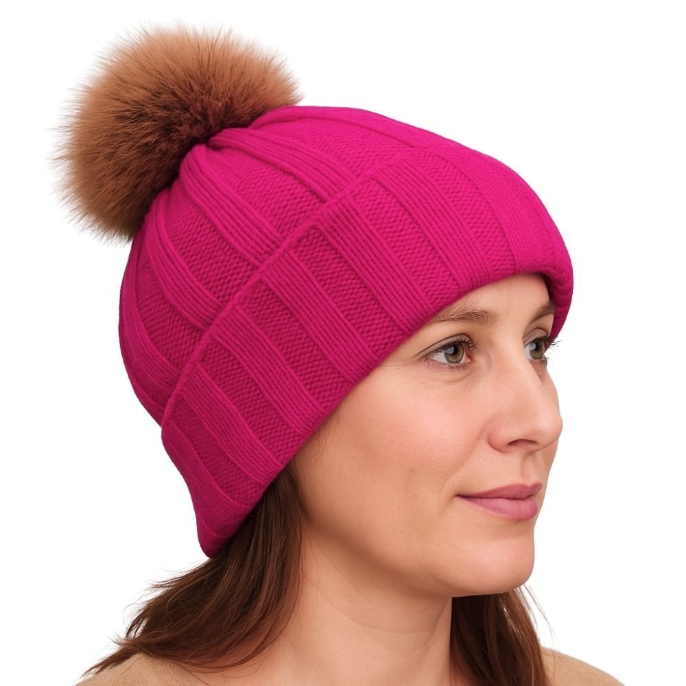 Czapka damska zimowa z pomponem polska produkcja fuksja ocieplana polarem
