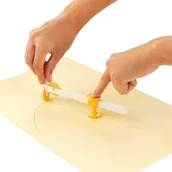 Noże kuchenne - Radełko do okrągłych płatów ciasta, cyrkiel cukierniczy Tescoma - miniaturka - grafika 1