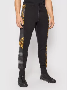 Spodnie sportowe męskie - Versace Jeans Couture Spodnie dresowe Contrast Highland 71GAA3C6 Czarny Regular Fit - grafika 1
