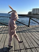 Bluzy i sweterki niemowlęce - Bluza z uszami królika - pudrowy róż - miniaturka - grafika 1