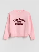 Swetry dla dziewczynek - Reserved - Sweter z napisem - pastelowy róż - miniaturka - grafika 1