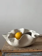 Miski i półmiski - Duża ręcznie lepiona misa ceramiczna z Kolekcji Organique - miniaturka - grafika 1