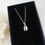 Naszyjniki - Naszyjnik muszelka Kauri , morze, srebro - miniaturka - grafika 1