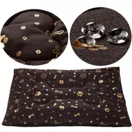 Legowiska dla psów - Legowisko mata dla psa Welsti brązowa złote kości i łapki M 70x50 wigofil - miniaturka - grafika 1