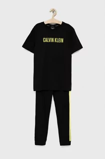Piżamy damskie - Calvin Klein Underwear piżama bawełniana dziecięca kolor czarny z nadrukiem - grafika 1