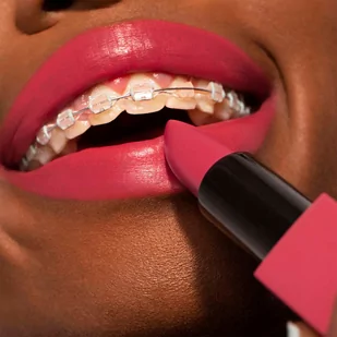 3INA MAKEUP 3INA Makeup - Vegan - Cruelty Free - The Lipstick 334 - długotrwała pomadka do ust - matowa pomadka - wodoodporna - mocno pigmentowana pomadka - żywy róż - matowana The Lipstick 334 - Szminki - miniaturka - grafika 3