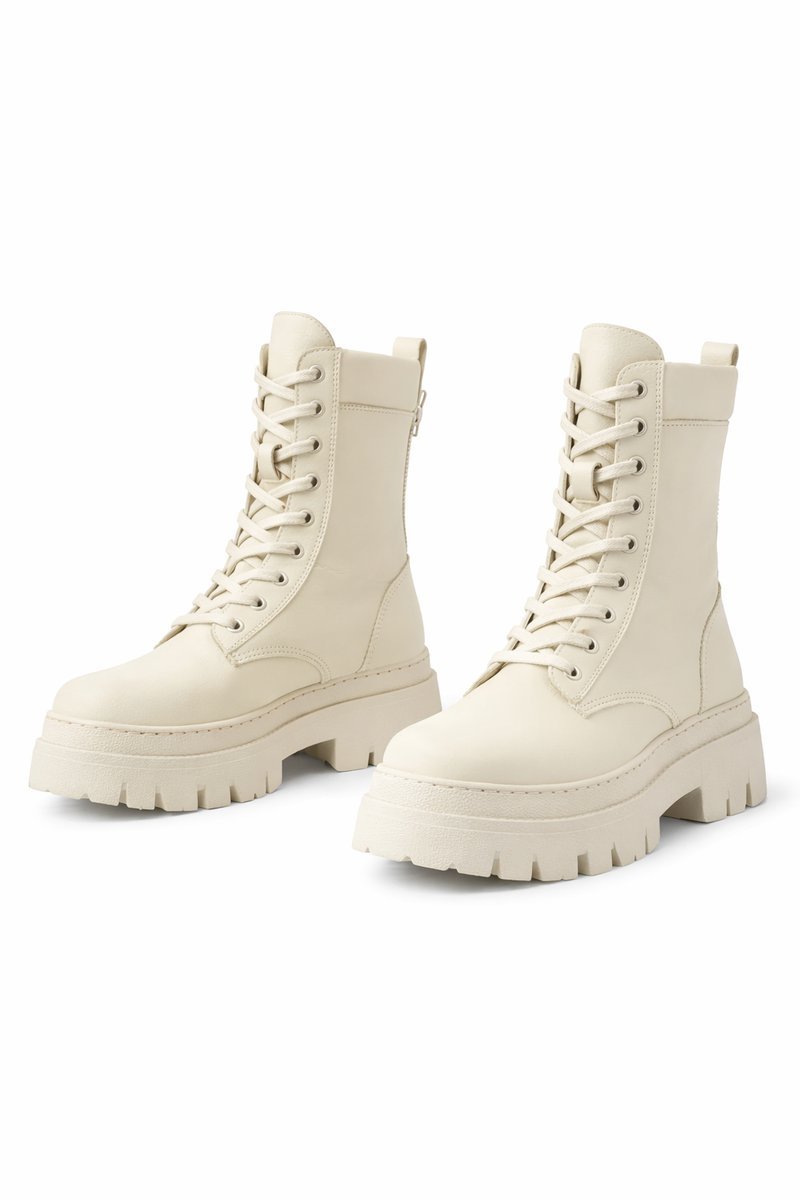 STEVE MADDEN KREMOWE BOTKI NA GRUBEJ PODESZWIE SKÓRZANE 40 1I1D