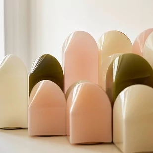 HAY Parade lampa stołowa LED blush pink 32 cm - Lampy stojące - miniaturka - grafika 3