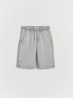 Spodnie i spodenki dla chłopców - Reserved - Szorty bermudy - jasnoszary - grafika 1