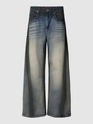 Spodnie damskie - Jeansy o kroju wide leg z efektem znoszenia — MATX x REVIEW - miniaturka - grafika 1
