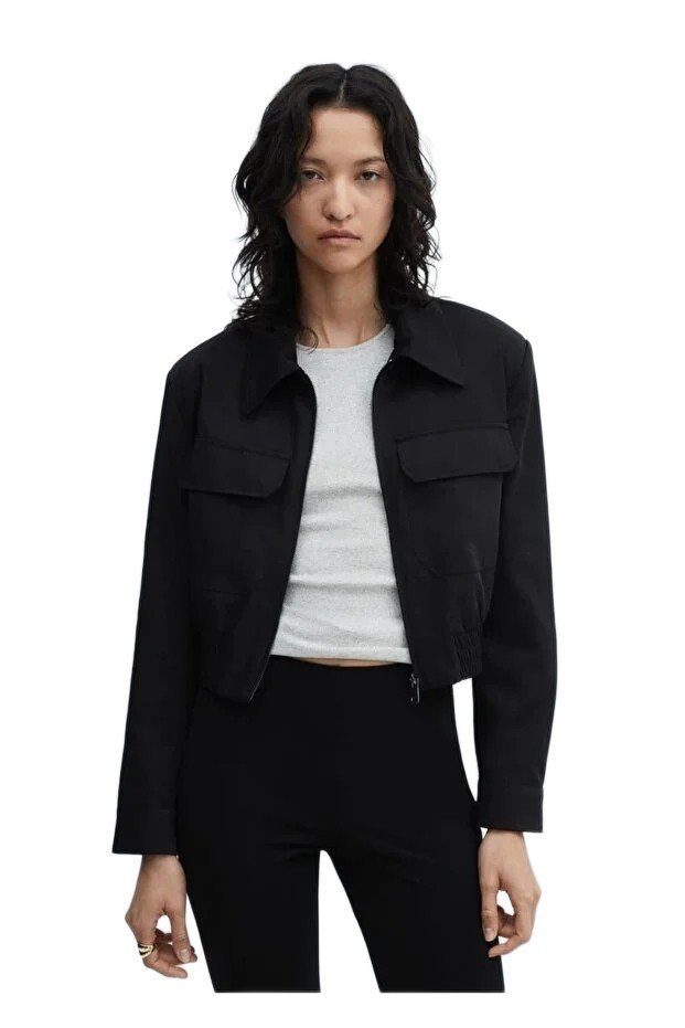 MANGO WOMAN KRÓTKA CZARNA KURTKA DAMSKA Z KIESZENIAMI I ZAMKIEM S 5FA