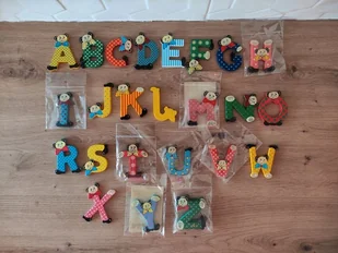 Drewniane Kolorowe Litery Alfabetu - Zabawki interaktywne dla dzieci - miniaturka - grafika 1