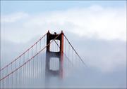 Plakaty - Fog rolls across the Golden Gate Bridge in San Francisco., Carol Highsmith - plakat 50x40 cm - miniaturka - grafika 1