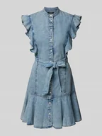 Sukienki - Sukienka jeansowa o długości do kolan z falbanami - miniaturka - grafika 1
